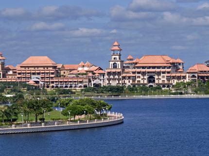  فندق بولمان بوترا جايا ماليزيا - Pullman Putrajaya lakeside hotel 
