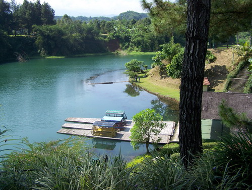 بحيرة ليدو أندونيسيا