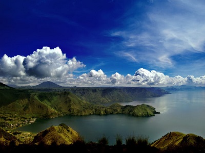 بحيرة داناو توبا أندونيسيا