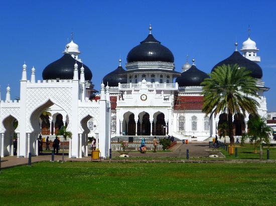 مسجد بيت الرحمن الكبير في اندونيسيا