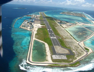 مطار ابراهيم ناصر الدولي جزر المالديف